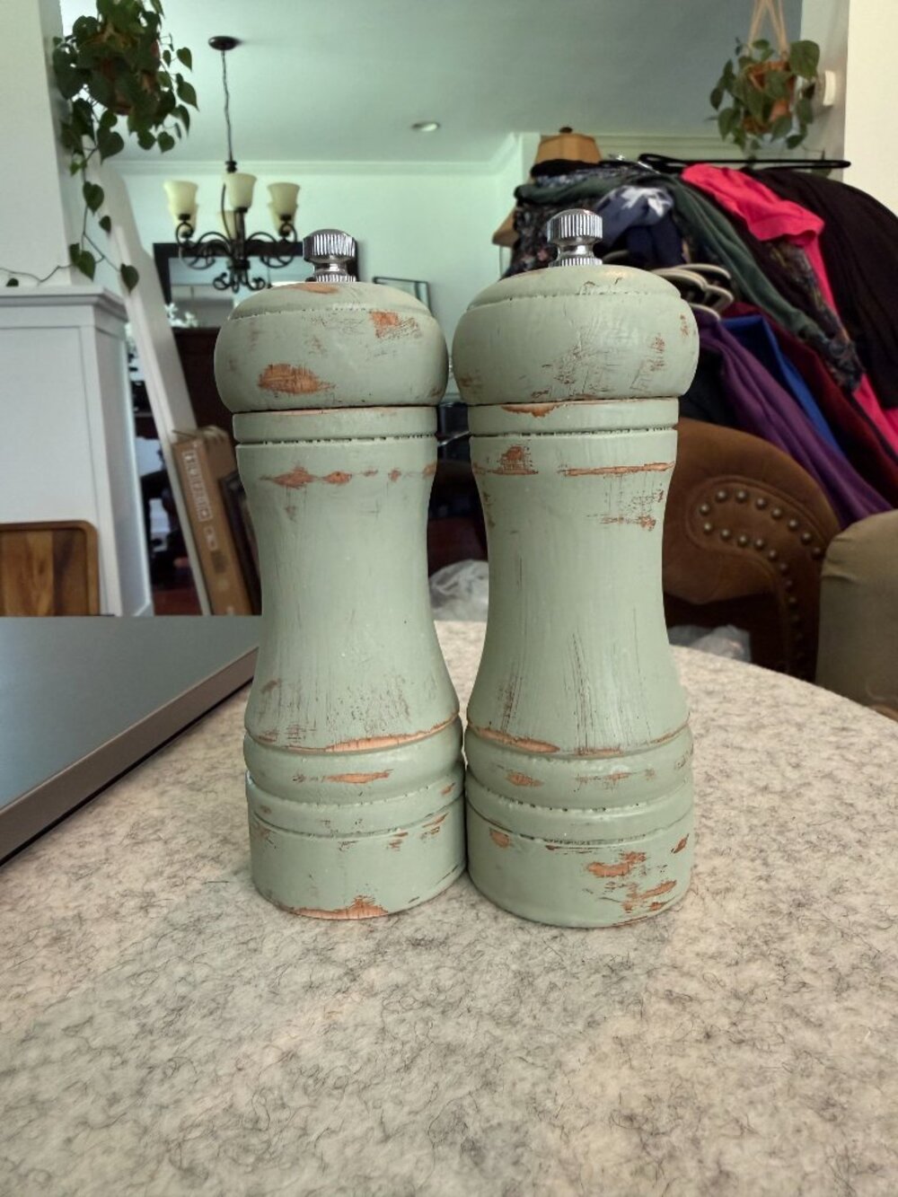 Rustic Distressed Hand Painted Wood Sage Green Salt & Pepper Grinder Set w/Tray - Picture 3 of 12